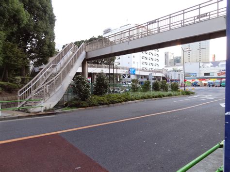 水道橋駅から東京駅：都市の脈動と時間の流れ